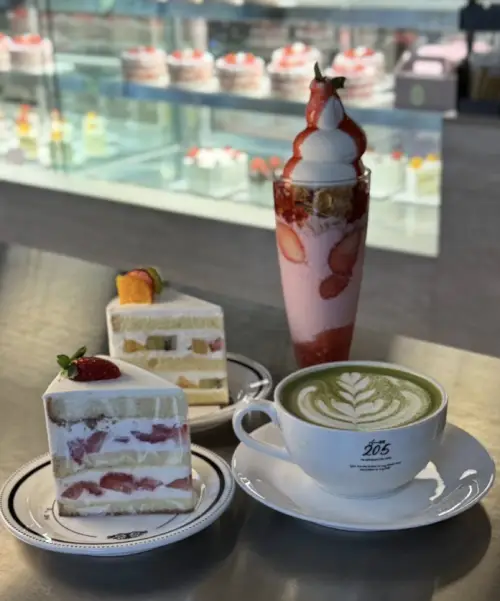 Kitchen205 草莓蛋糕 抹茶拿鐵 套餐