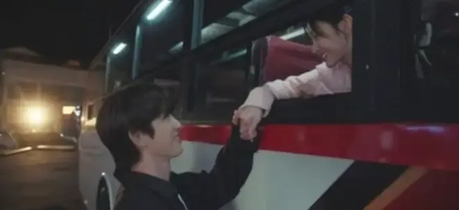 JTBC 韓劇《依然閃亮》EP3 延泰瑞與牟恩雅因現實與忙碌漸行漸遠劇照