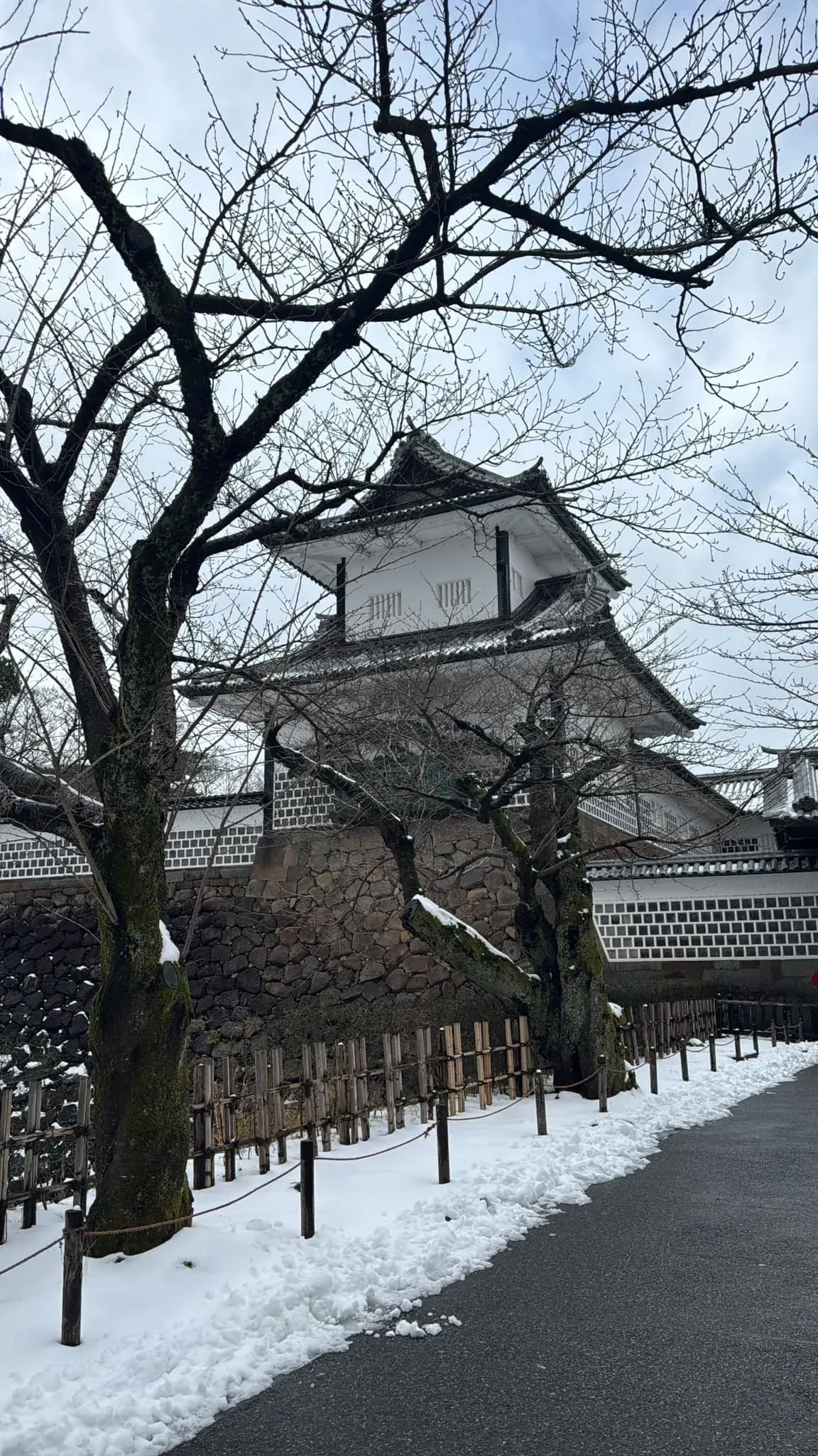 金澤城公園 石川門與積雪城垜