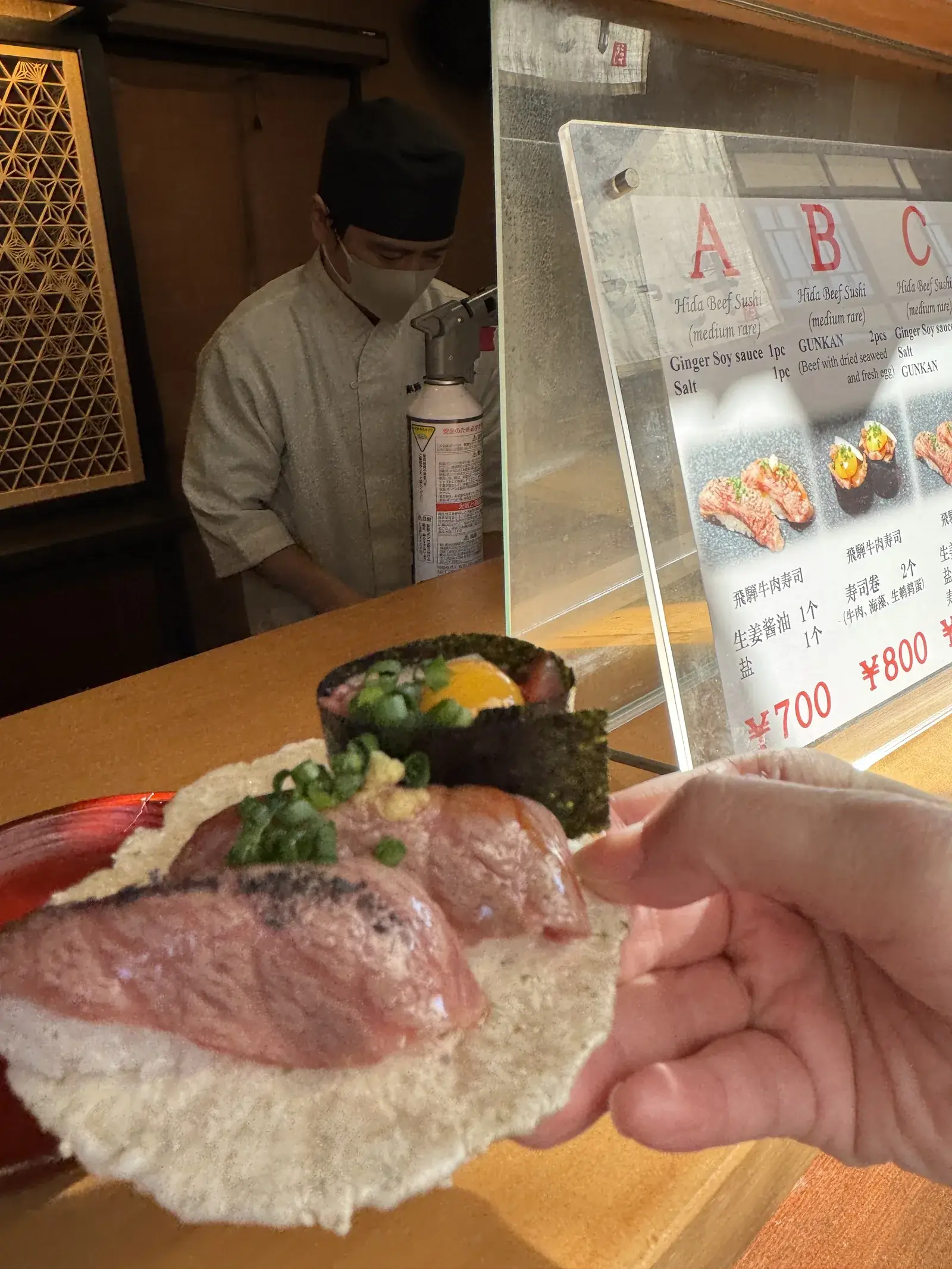 高山 老街 飛驒牛壽司 — 街頭現烤飛驒牛握壽司攤