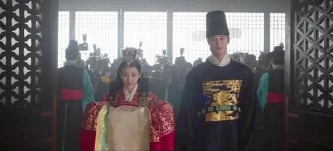 《21世紀大君夫人》EP7 成熙周與理安大君婚禮當天走入宮中場景畫面
