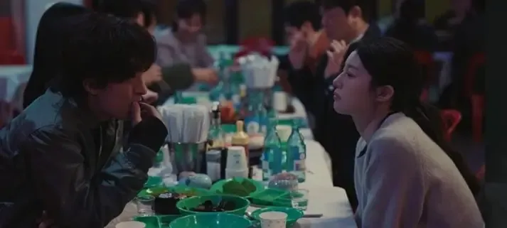 《努力克服自卑的我們》EP7 恩雅向東滿傳出「救救我」的訊號