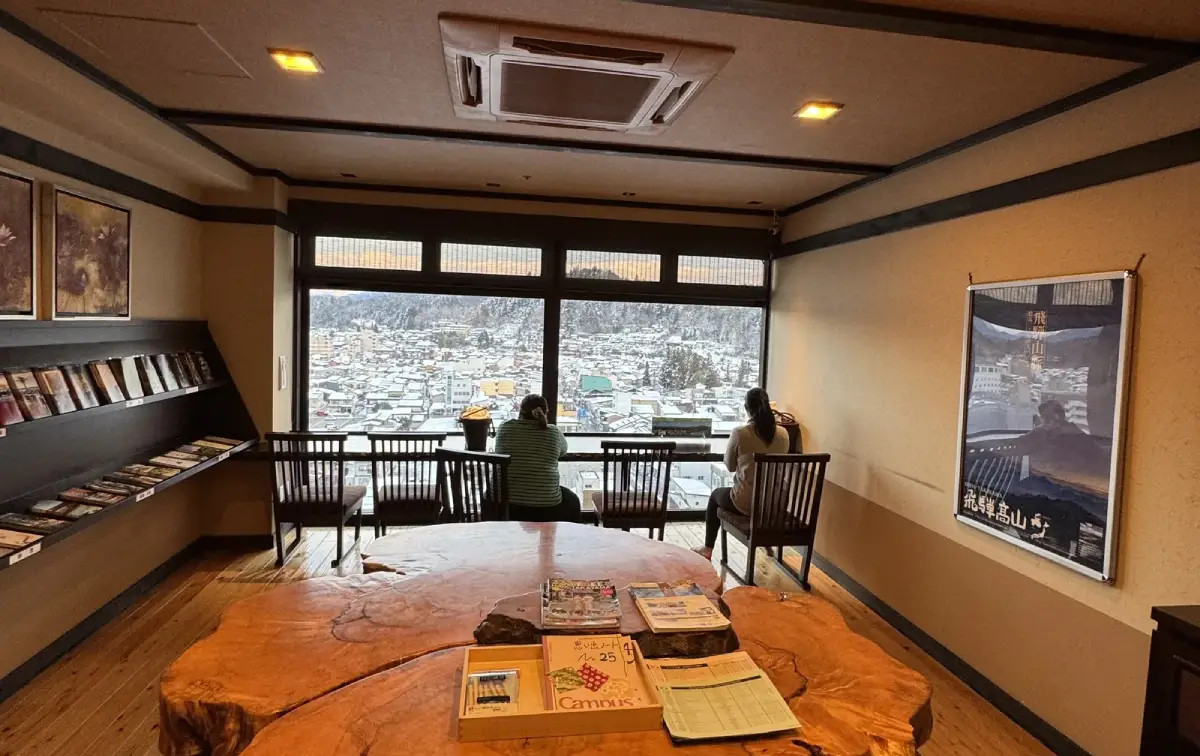 【2025 高山＋白川鄉】飛驒牛燒肉・榻榻米溫泉旅館・合掌村點燈：兩天一夜完整攻略（2025.01 實測）