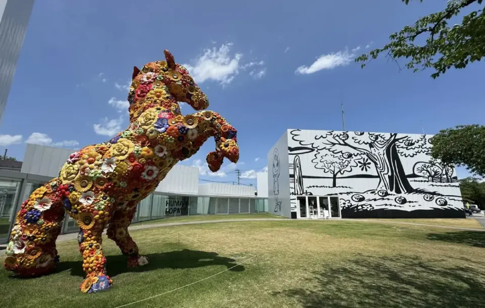 【2026 青森藝文雙星】朝聖奈良美智「青森犬」與草間彌生：青森縣立美術館 & 十和田市現代美術館（2025.06 實測）